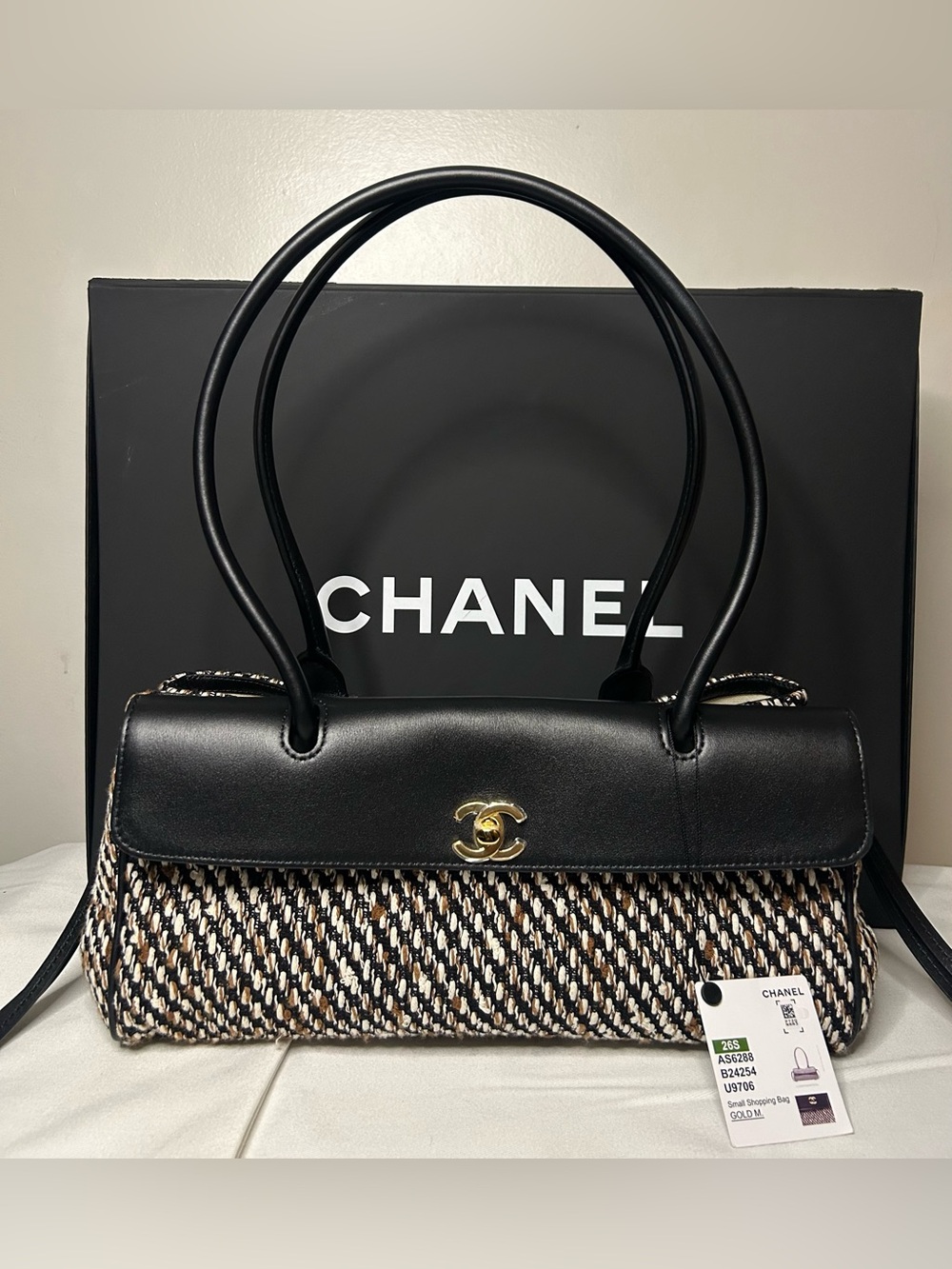 CHANEL 26S "Urban Essential" East West Small Shopping Tote Tweed/Leather Black